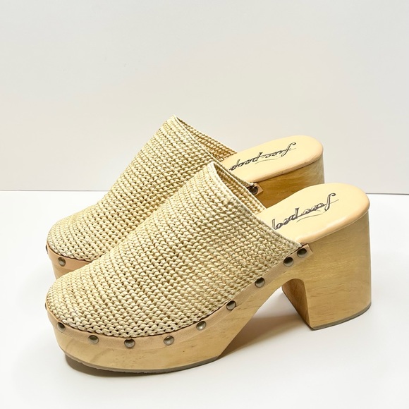 Free People Claudia Crochet Studded Leather Clogs Beige Size 39 - Picture 5 of 11